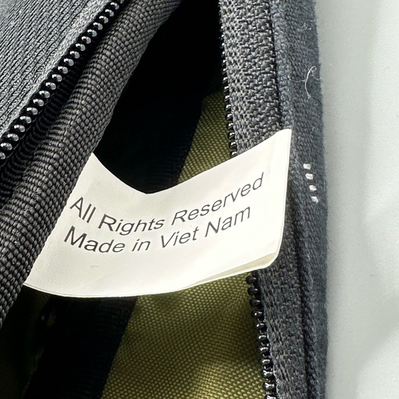 PO Campo Visi Hemp Vega Crossbody Sling Reflective ⚡ Bag Fits Up To 15" Laptop - Picture 9 of 10